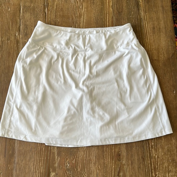 Yogipace white athletic Skort size large - Picture 1 of 4